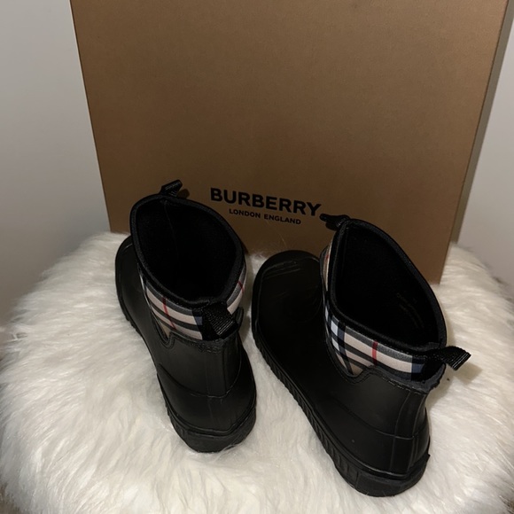 Brand New Authentic Burberry Rain boot - Picture 4 of 4